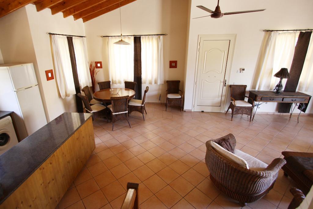 Amoroza Villa Пісурі Номер фото